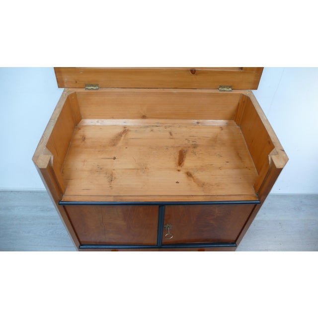 Biedermeier Vanity Cabinet in Ashwood, 1850s For Sale - Image 6 of 11