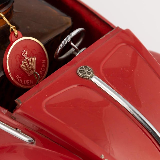 Volkswagen Beetle Model with Hidden Decanter & Shot Glasses 1950s, Set of 6 For Sale - Image 16 of 18