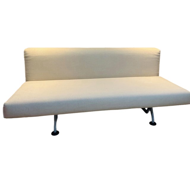 A stylish 1960's Italian convertible sofa designed by Pietro Arosio for Tacchini. The sofa converts to a daybed by...
