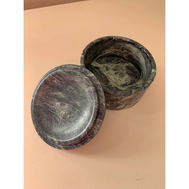 Mid 20th Century Vintage Mid Century Neoclassical Green Marble Round Box For Sale - Image 5 of 10