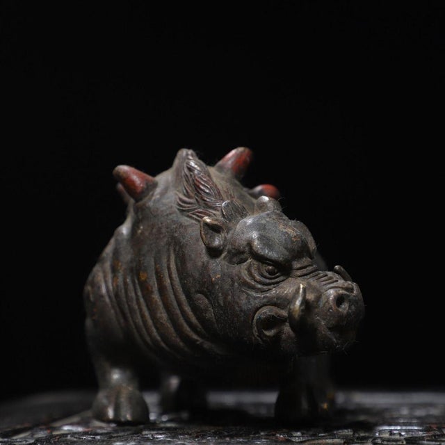 Late 19th Century Gilt Bronze Boar Statue, Mythical Pig Figure, 1.2kg For Sale - Image 4 of 9