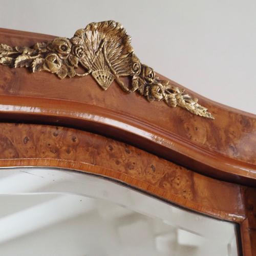French Wardrobe in Burl Wood with Inlays and Large Mirror, 1880-1900 For Sale - Image 4 of 18
