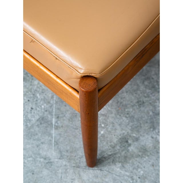 Wood Mid Century Modern Ottoman Stool Tan Leather Vintage MCM Wood Frame Rectangular For Sale - Image 7 of 8