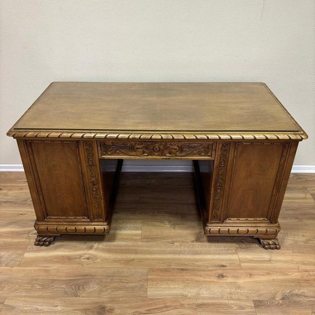– solid construction – high-quality carpentry – perfect as an executive desk dimensions: w: 159cm h: 79cm d: 80cm item:...