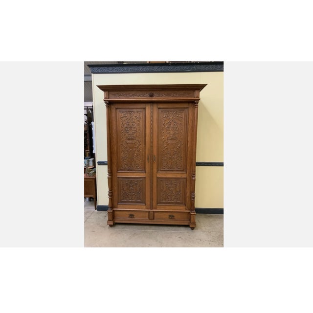 Antique Neo-Renaissance Wardrobe in Oak, 1880 For Sale - Image 3 of 11