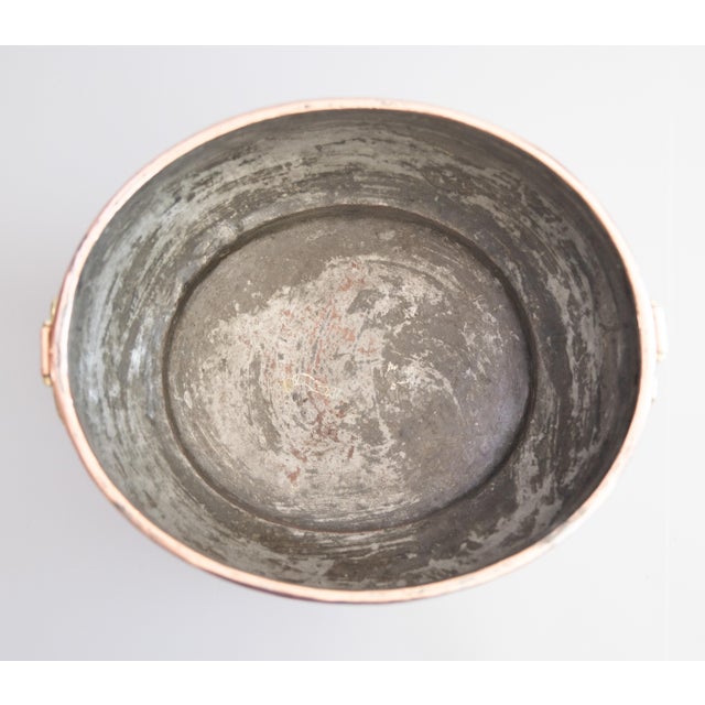 Large 19th Century French Polished Copper Oval Wine Cooler Champagne Bucket Jardiniere Centerpiece For Sale In Houston - Image 6 of 10