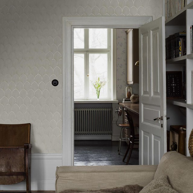 Borastapeter Sample - Boråstapeter Golden Arches Wallpaper in Stone & Gold For Sale - Image 4 of 5