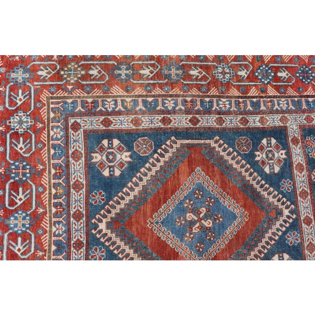 Early 20th Century Antique Persian Shiraz Multi Medallions Rug With Geometric Design For Sale - Image 11 of 13