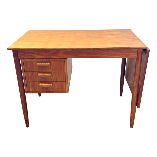 Small Oak Desk attributed to Esko Pajamies for Asko, Finland, 1960s For Sale
