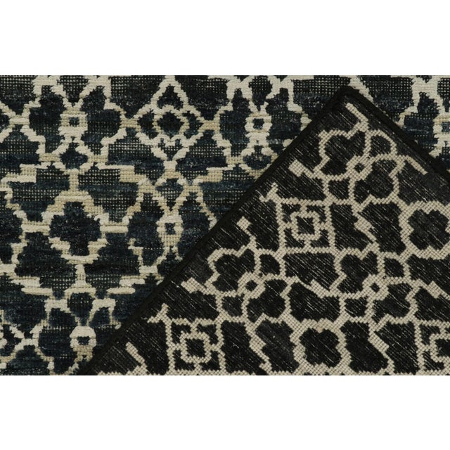 Textile Rug & Kilim’s Contemporary Runner in Black, Blue & White Trellis Patterns For Sale - Image 7 of 8