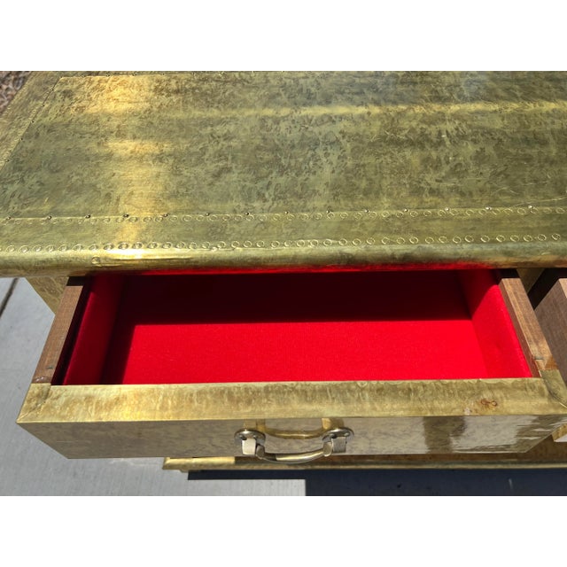 1960s Vintage Mid Century Modern Brass Clad Console Table Attributed to Mastercraft For Sale - Image 9 of 11