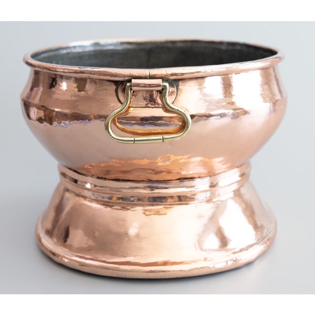 Farmhouse Large 19th Century French Polished Copper Oval Wine Cooler Champagne Bucket Jardiniere Centerpiece For Sale - Image 3 of 10