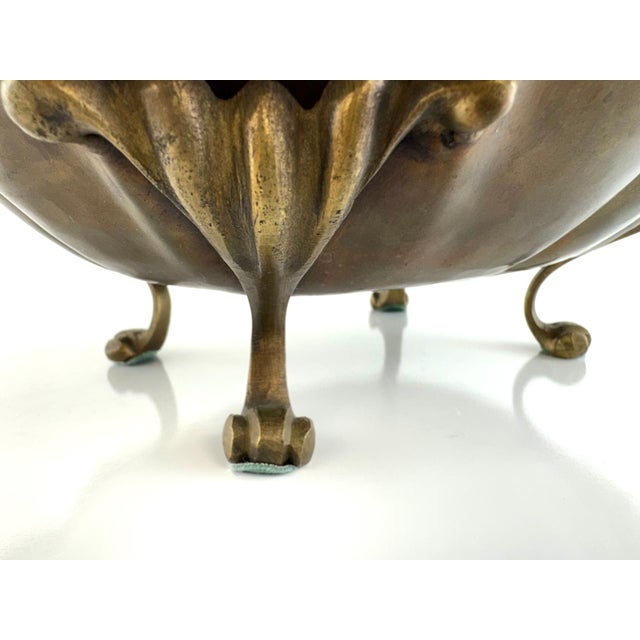 Rustic European Vintage Hammered Brass Footed Bowl With Claw Feet & Handles – Hollywood Regency Centerpiece For Sale - Image 3 of 8
