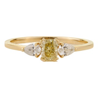 VRJewels Fancy Yellow Diamond Three-Stone Engagement Ring in 14k Gold Size 5 For Sale