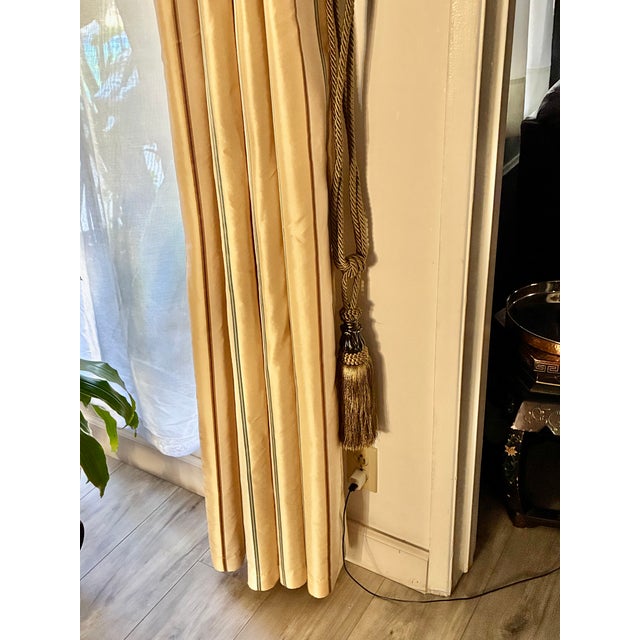 Victorian Victorian Gold Rope & Tassel Curtain Fastener For Sale - Image 3 of 6