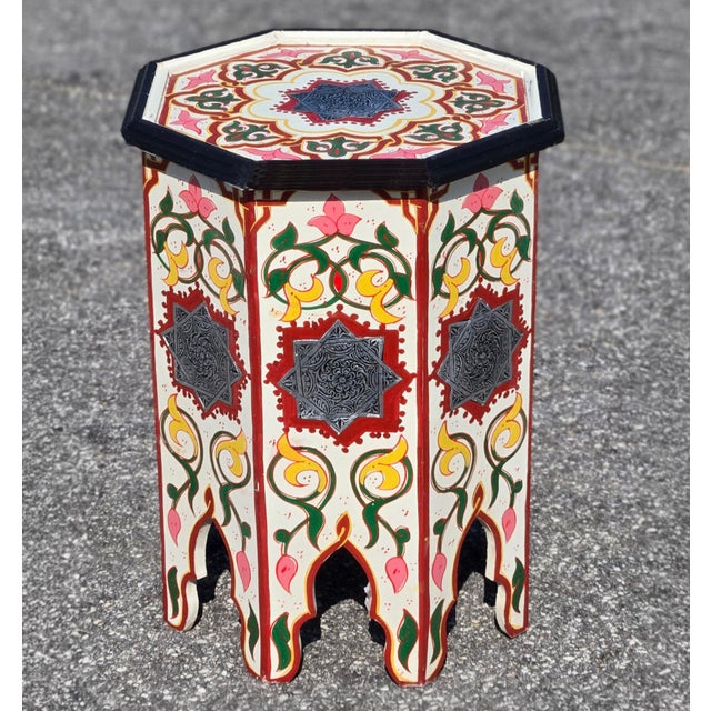 Beige - Multicolor Moroccan Hand-Painted Floral Accent Table For Sale In Orlando - Image 6 of 6