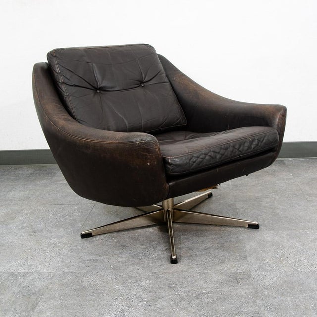 1960s Mid Century Danish Modern Lounge Chairs Swivel Brown Leather Armchair Vintage For Sale - Image 5 of 12