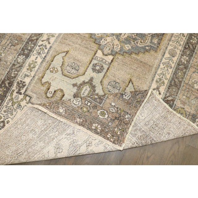 Antique Hamedan Gray Wash Rug no. j5325 For Sale In New York - Image 6 of 8