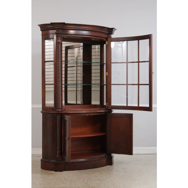 Henredon Henredon Bow Glass Mahogany Curio China Cabinet For Sale - Image 4 of 18