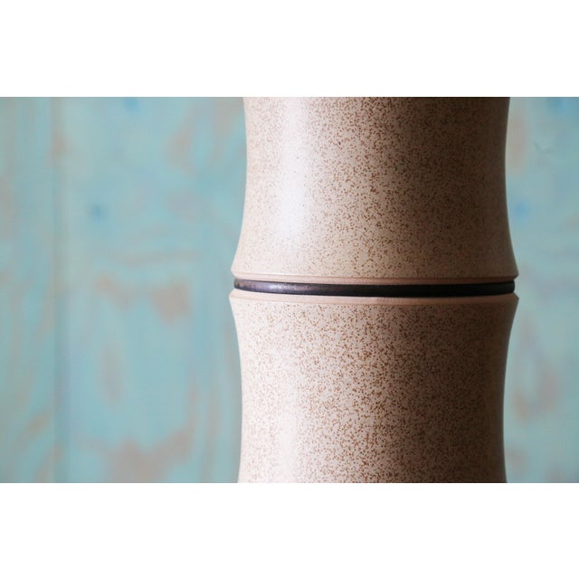 1960s 1960s Gordon and Jane Martz M221 Lamp for Marshall Studios Light Gray Brown Specks Bamboo For Sale - Image 5 of 13