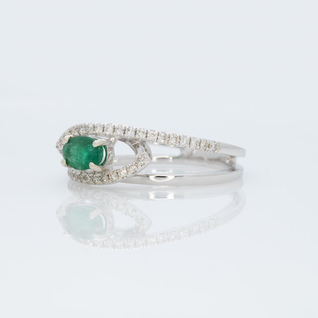 2020s Zambian Emerald Ring With Natural Diamonds Accents: Solid 14k Gold, Size 6.75 For Sale - Image 5 of 8