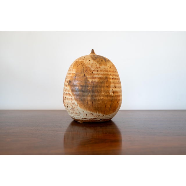 Toshiko Takaezu 1960s Ceramic Vase in the Manner of Toshiko Takaezu For Sale - Image 4 of 12