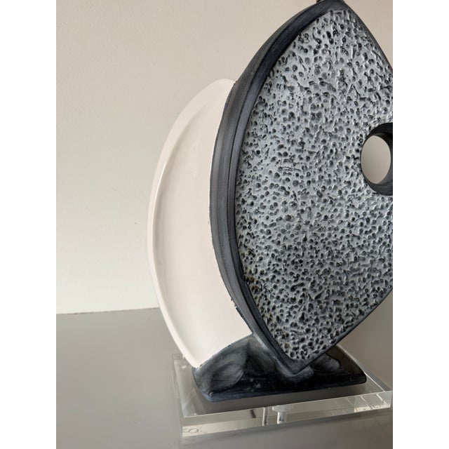 Ceramic 1980s Vintage Italian Ceramic Fish Table Lamp With Lucite Base For Sale - Image 7 of 12