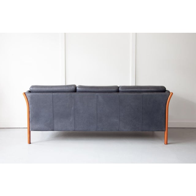 Wood Mid-Century Danish Grey Leather 3-Seater Sofa from Mogens Hansen, 1960s For Sale - Image 7 of 9