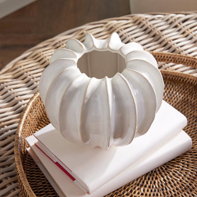 Ceramic Blecklyn Pot Medium For Sale - Image 7 of 7