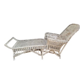 1920's White Wicker Chaise Lounge For Sale