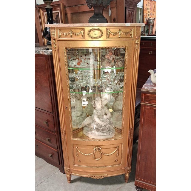 Wood Louis XVI Style Lacquered and Gilded Corner Display Cabinet, 1920s For Sale - Image 7 of 8