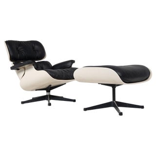 Set of Mid-Century Lounge Chair and Ottoman by Charles & Ray Eames, 1970 For Sale