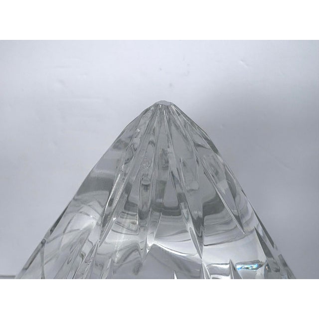 Transparent Sculptural Cut Crystal Tilted Decanter With Stopper, Attributed to Marquis by Waterford Omega For Sale - Image 8 of 8