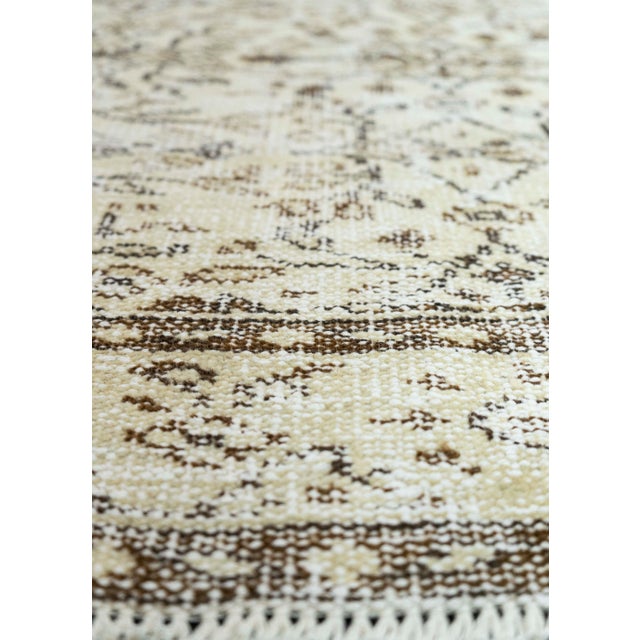 Turkish Turkish Vintage Rug 5'5" x 8'10" #21397 For Sale - Image 3 of 8