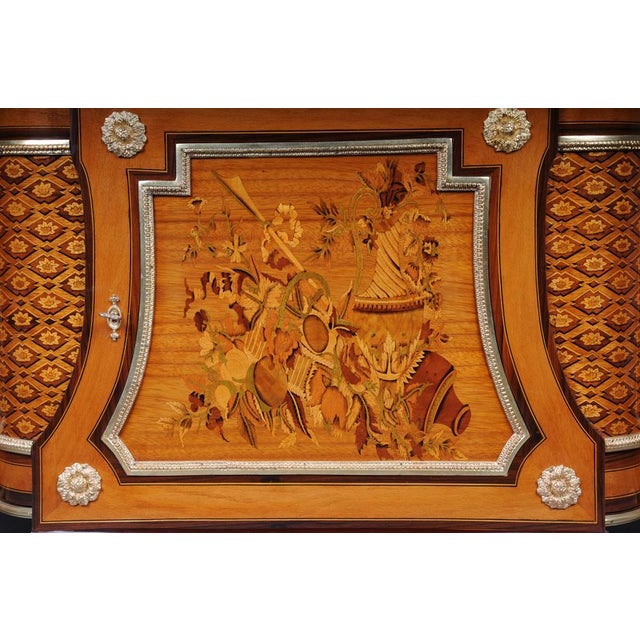 Commode/Chest of Drawers in the style of Jean Henri Riesener For Sale - Image 6 of 18