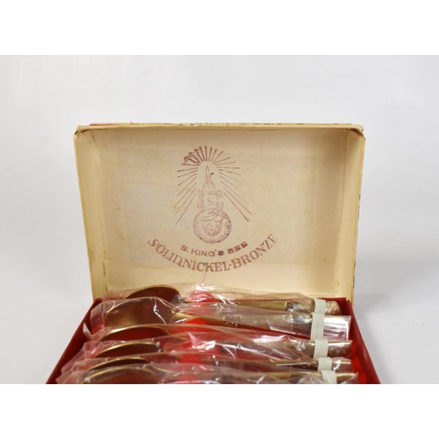 1950s Vintage S.King's Bee Solid Nickel Gold Bronze Teaspoon Set in Box - 6 Pieces For Sale - Image 5 of 7