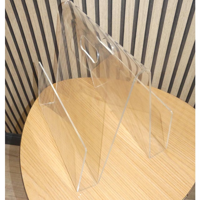 Great side decoration! Practical SMALL FURNITURE, room accessory Stable magazine stand timelessly modern acrylic design...