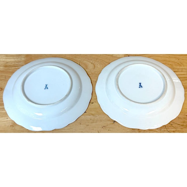 Pair 19th Century Meissen Hand-Painted Fruit Cabinet Plates Gilt Scalloped Edges For Sale - Image 10 of 11