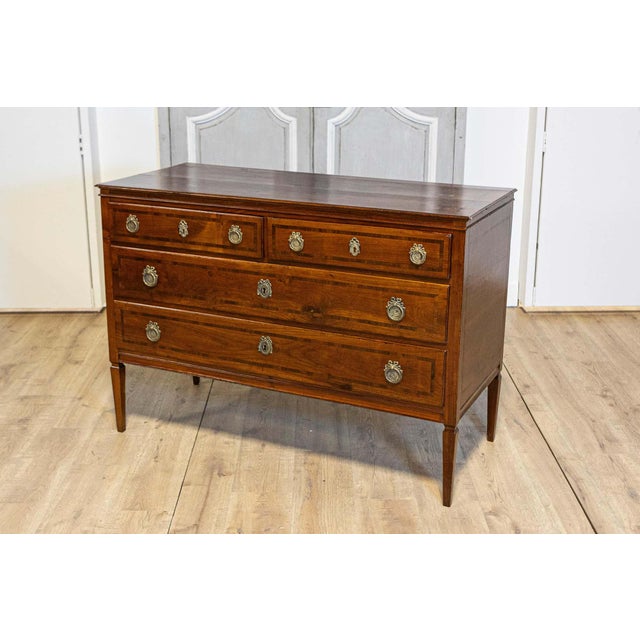Italian Neoclassical Period 1790s Walnut and Mahogany Commode with Cross Banding For Sale - Image 9 of 14