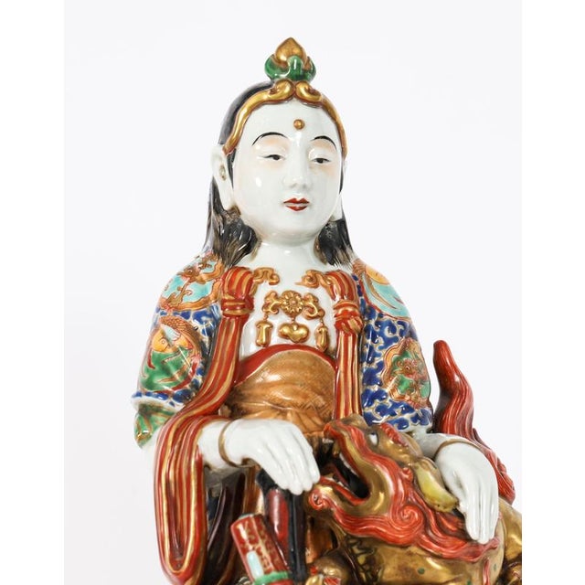 Black Antique 19th Century Japanese Meiji Kutani Guanyin Sculpture in Porcelain For Sale - Image 8 of 18