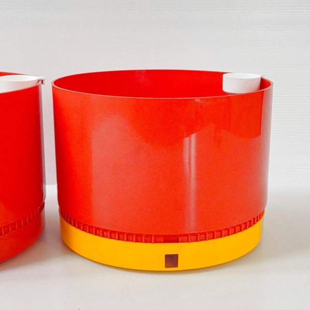 Vintage Round Planters by Nena Balsari Vastill for Reflex, 1970s, Set of 2 For Sale - Image 4 of 10