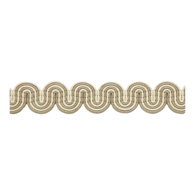 Sample - Schumacher Sabine Braid in Blanc/Linen For Sale