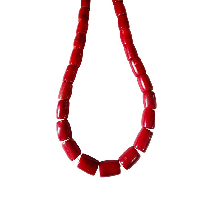 1980s Vintage Chunky Natural Red Coral Strand 14" H For Sale - Image 5 of 10
