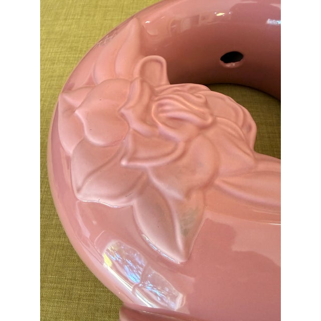 Harris Potteries 1980s Postmodern Art Deco Revival Ceramic Rose "Donut" Table Lamp by Harris Lamps For Sale - Image 4 of 12