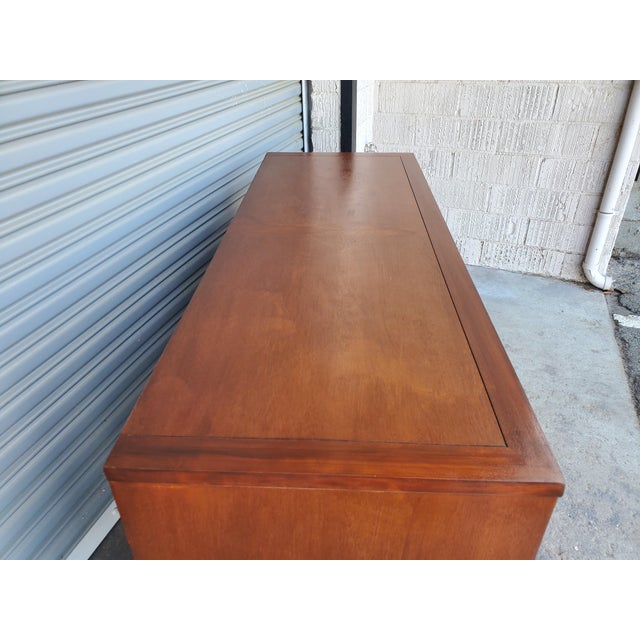 1950s American of Martinsville Dresser For Sale - Image 5 of 14
