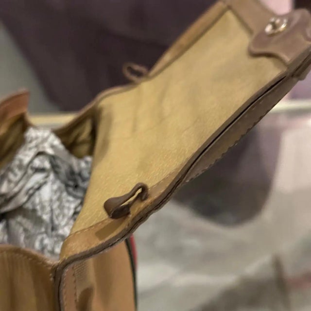 1970s Vintage Web Stripe Necessaire Clutch by Gucci For Sale - Image 9 of 10