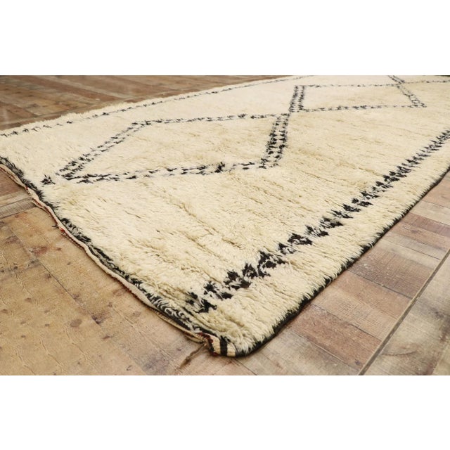 Mid 20th Century Vintage Beni Ourain Moroccan Rug - 06'08 x 14'00 For Sale - Image 5 of 9