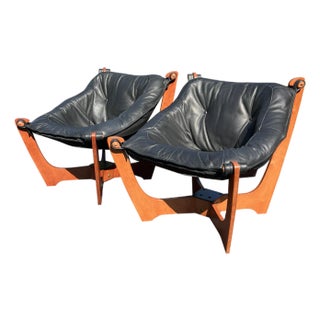 Modern Luna Floating Designer Chairs in Black Leather a Pair For Sale