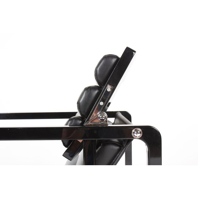 Transat Lounge Chair in Black Leather by Eileen Gray for Ecart International, 1980s For Sale - Image 11 of 12