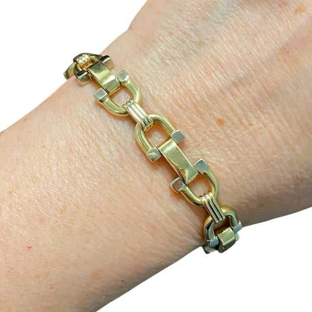 Metal Vintage Italian 18k Two-Tone Stirrup Links Bracelet For Sale - Image 7 of 8